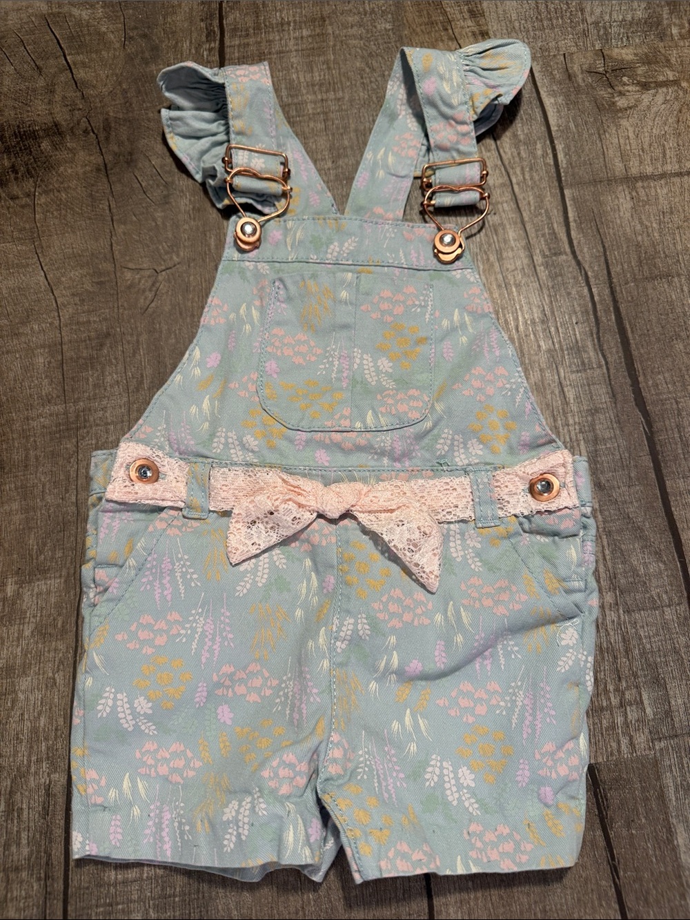 5/$15 Floral Print Light Blue Overalls with Lace Bow size 2T
